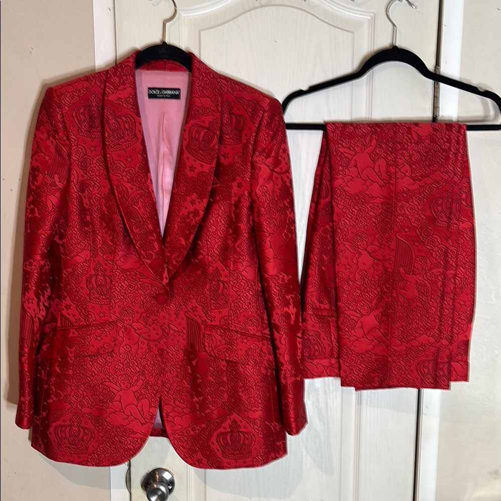 Dolce & Gabbana Red Velvet Blazer with Structured Shoulders